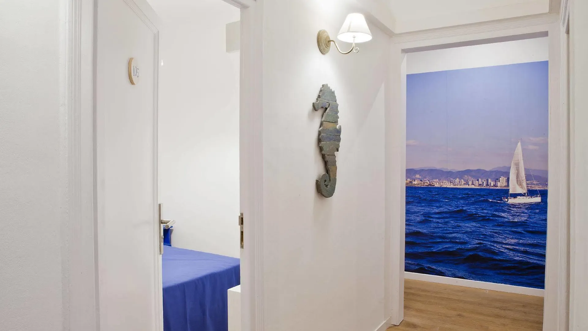 Bed and Breakfast Blue Barcelona 2*,  España