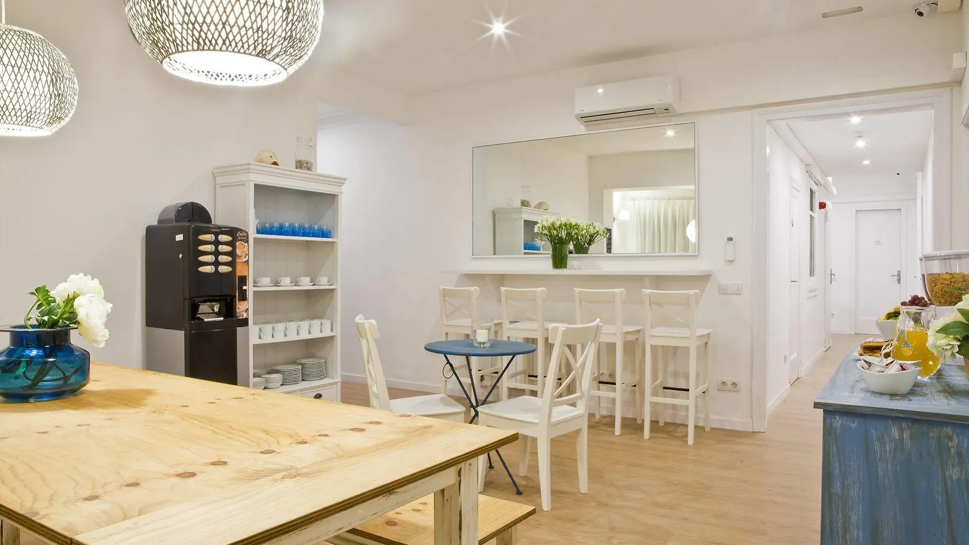 **  Bed and Breakfast Blue Barcelona España